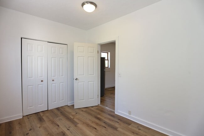 Building Photo - 037