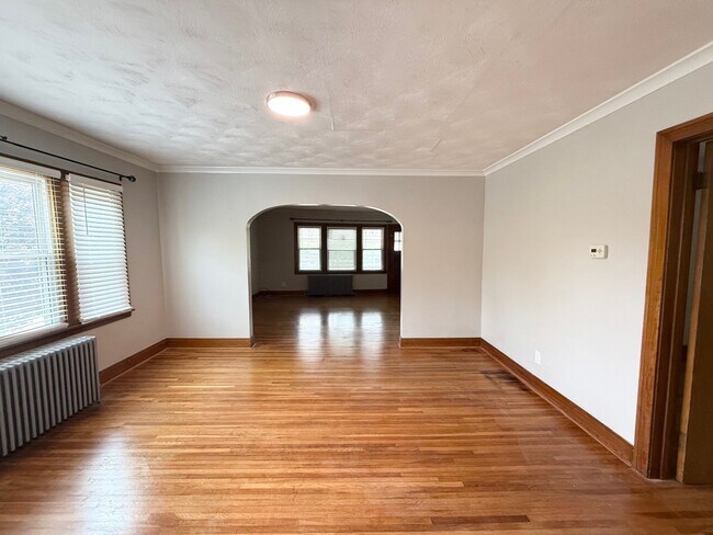 Building Photo - 328 Olmstead Ave