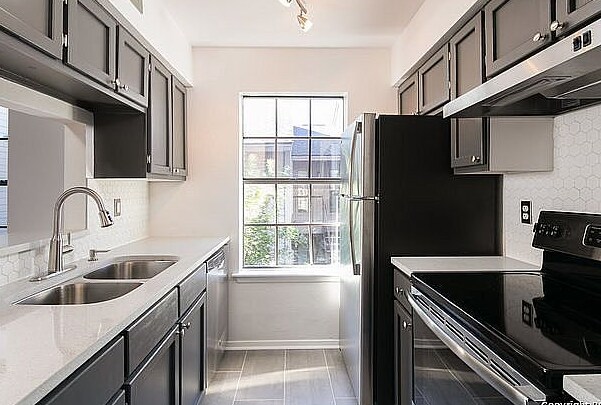 Building Photo - 2935 Nacogdoches-3778.1