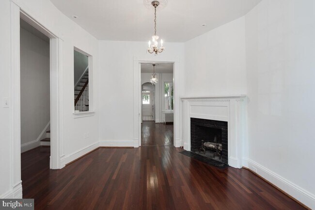 Building Photo - 1322 35th St NW