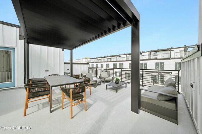 Building Photo - 409B Lake Ave
