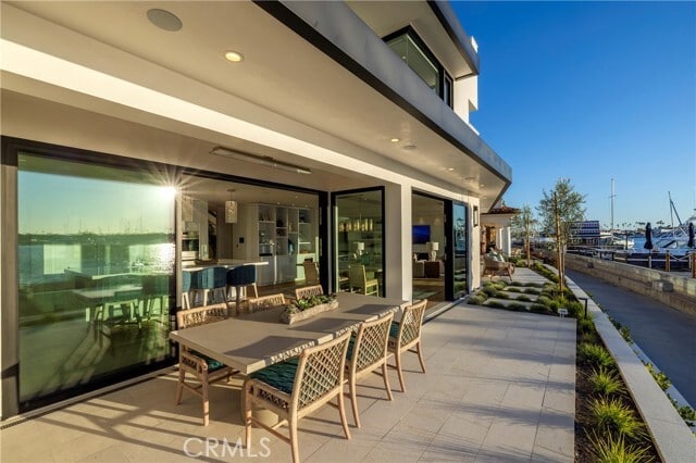 Building Photo - 130 S Bay Front
