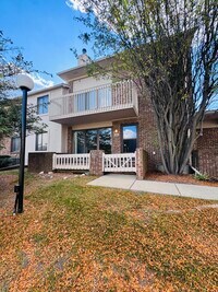 Building Photo - 6660 Maple Lakes Dr
