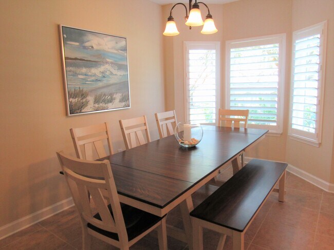 Building Photo - 468 Bouchelle Dr