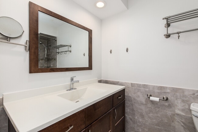 Building Photo - 5961 North East Circle Avenue