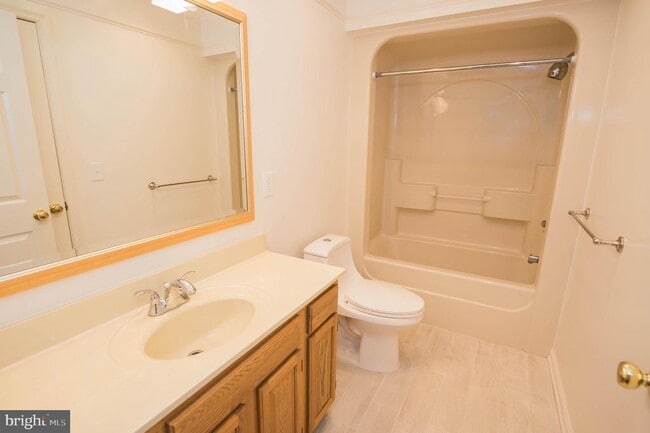 Building Photo - 5482 Royal Mile Blvd