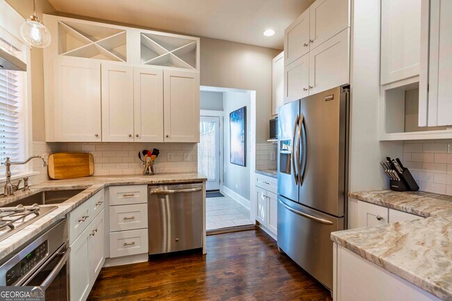 Building Photo - 877 Edgewood Ave NE