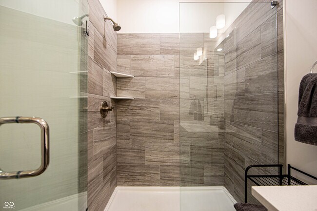 Building Photo - 743 Bates St