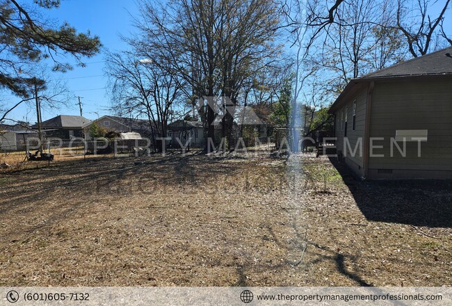 Building Photo - 2814 Smith Robinson St