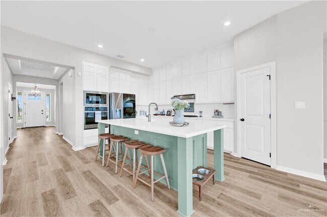 Building Photo - 25 Belle Ct