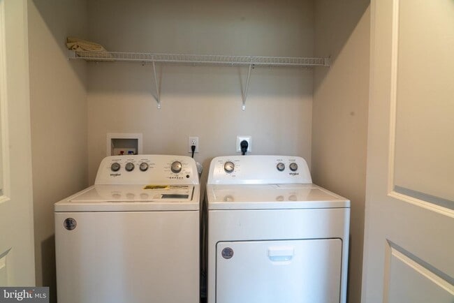Building Photo - 57 Arlotta St