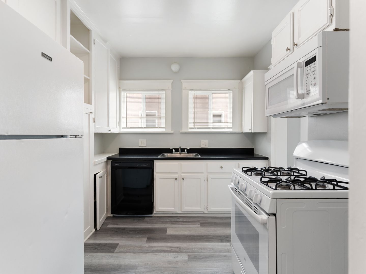 Building Photo - 736 Olive Ave