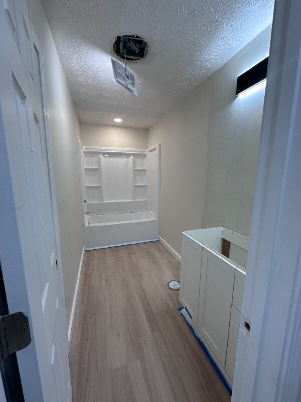 Building Photo - 305 Iroquois Ln