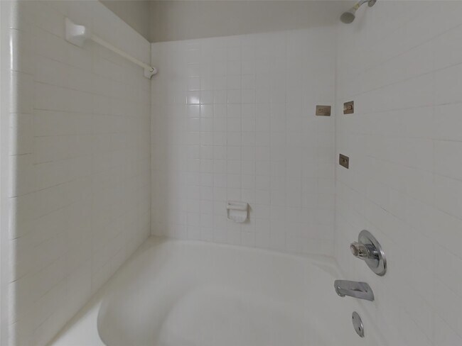 Building Photo - 14907 Englebrook Dr