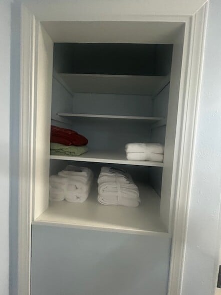 Bathroom - 2511 Mashburn Rd