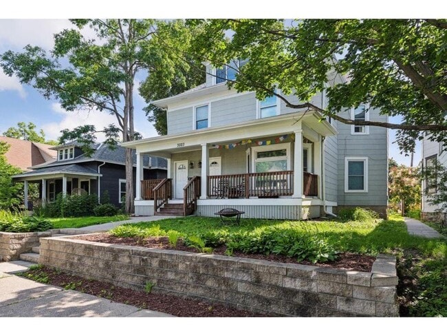Building Photo - 3023 Dupont Ave S