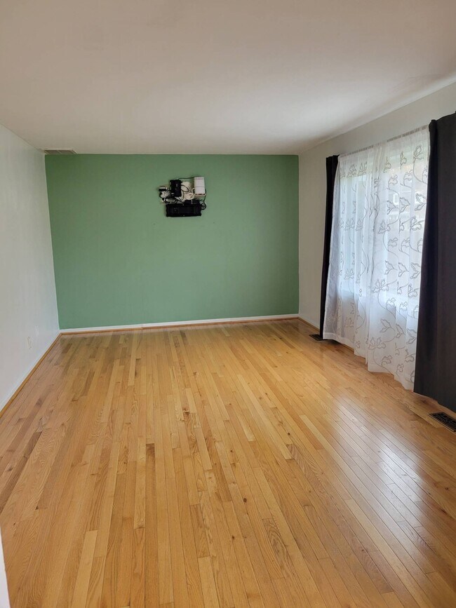 512 S Kings Point Rd 512 S Kings Point Rd Virginia Beach VA 23452