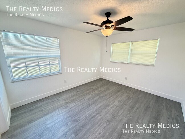 Building Photo - 1718 Palmer Ln