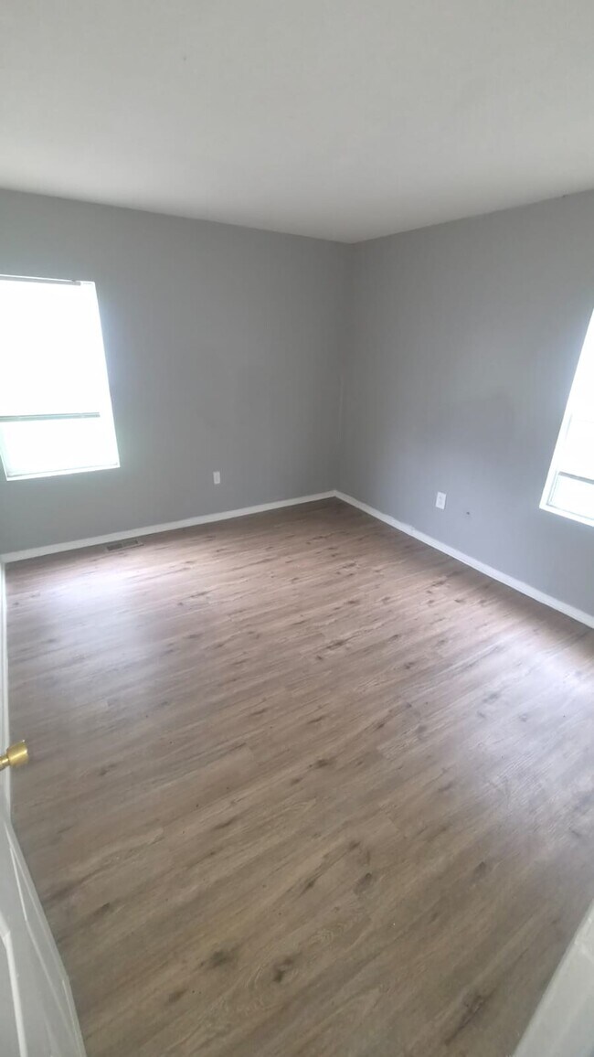 Building Photo - 5286 Osceola Dr