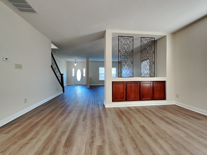 Building Photo - 915 Brookstone Dr