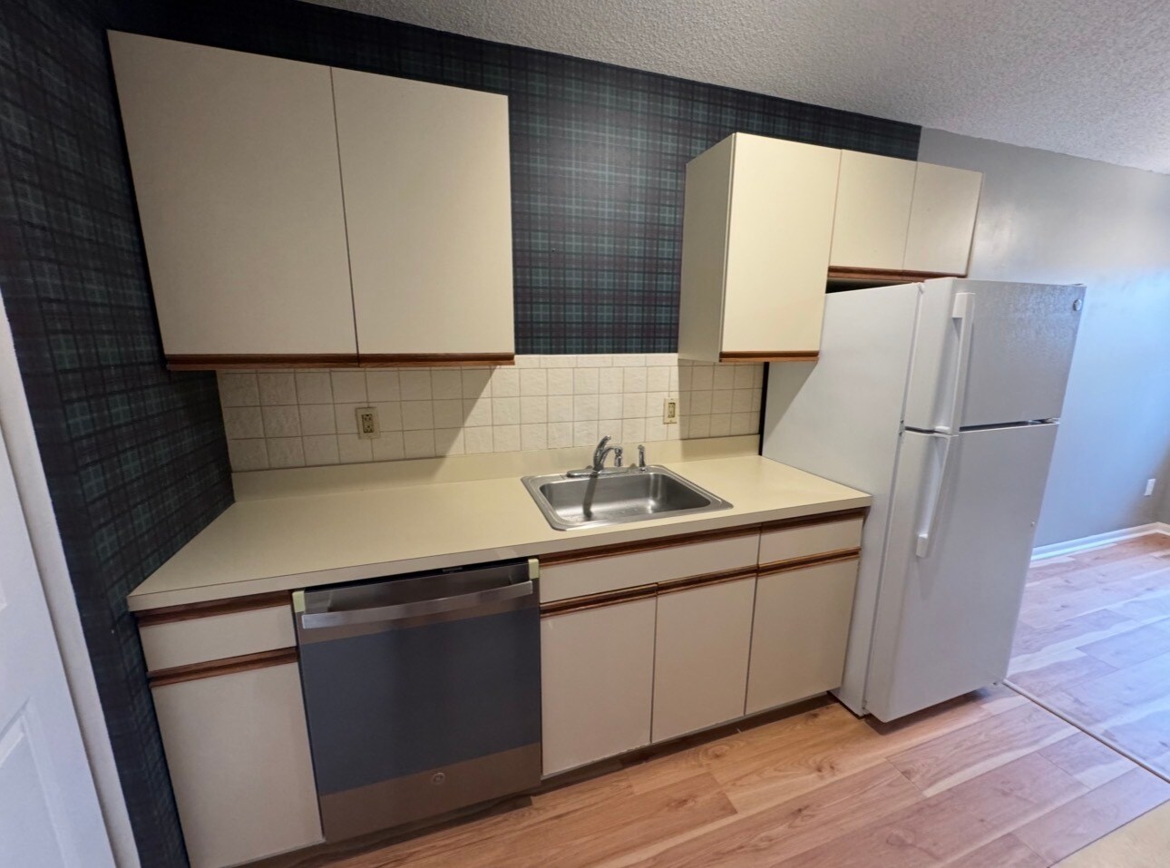 Building Photo - 1307 Greenwich Dr