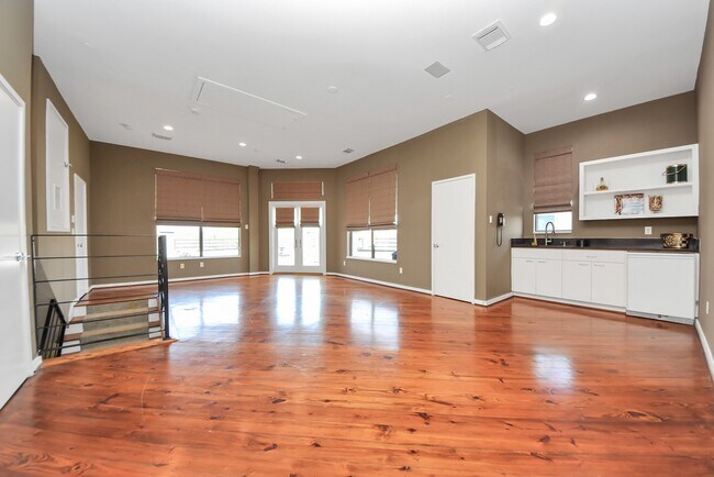 Building Photo - 6519 Durford St