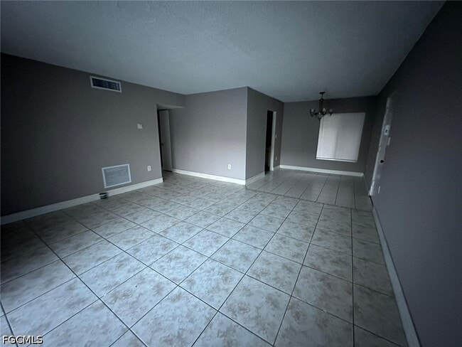 Building Photo - 1830 Maravilla Ave