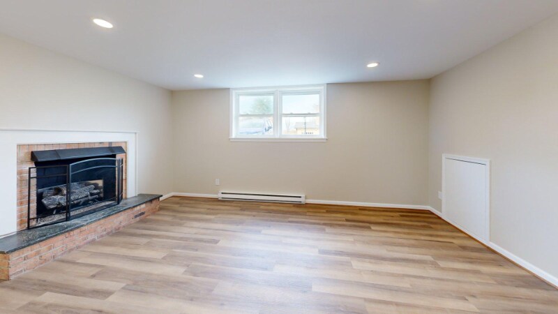 Building Photo - 105 Deerwood Rd