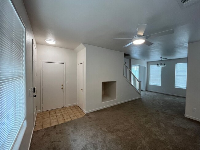 Building Photo - Beautiful home ready for rent