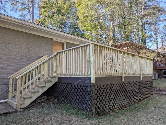 Building Photo - 1474 Alverado Way