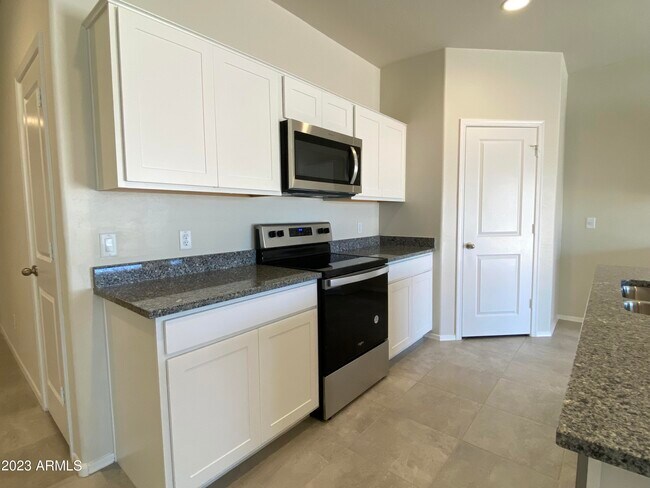 Building Photo - 1166 W Avalon Canyon Dr