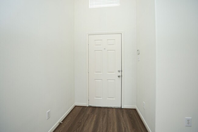 Building Photo - 5007 Creekbridge Ct