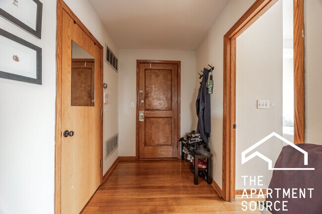 Building Photo - 2722 N Kimball Ave