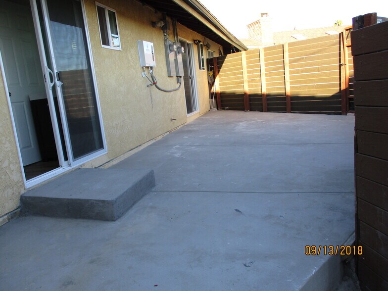 Building Photo - 5553 Dorothy Dr