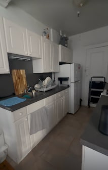 Building Photo - 65 Park Dr