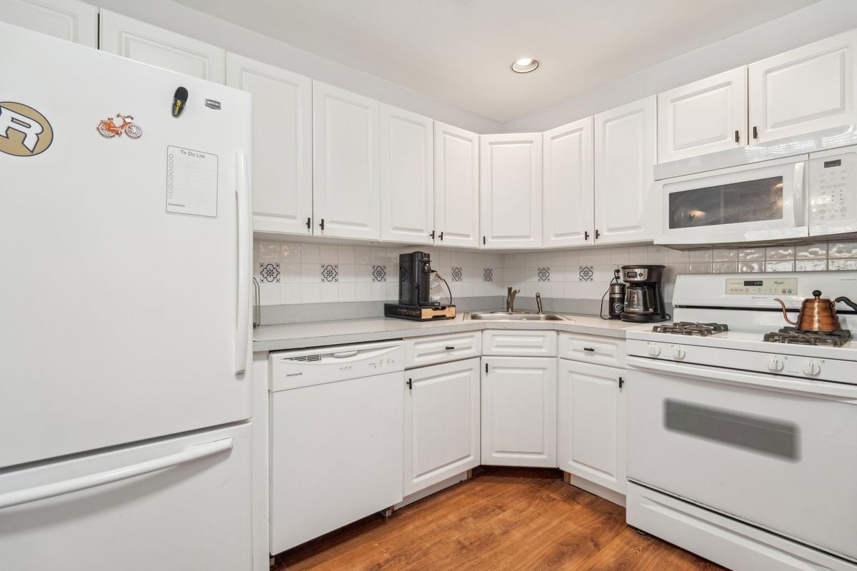 Building Photo - 95 Crestview Ln