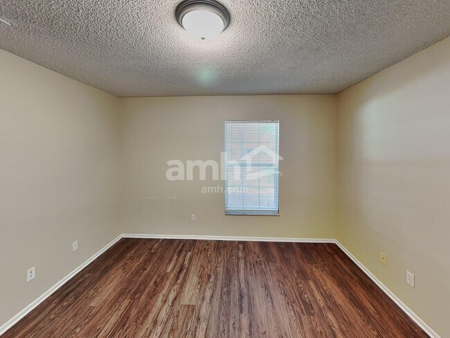 Building Photo - 795 Skyridge Rd