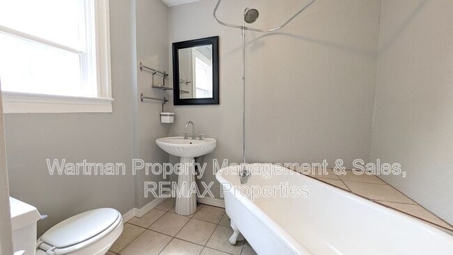 Building Photo - 202 Cheyenne Blvd