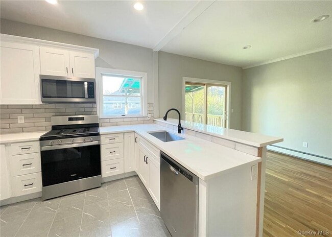 Building Photo - 829 W Boston Post Rd