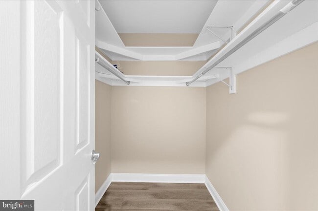 Building Photo - 7643 Paradise Beach Rd