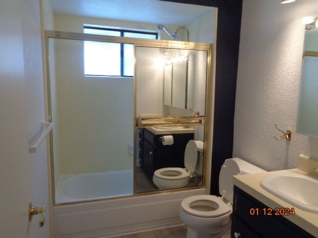 Building Photo - 1250 Redwood Ct