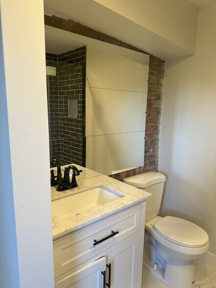 Building Photo - 2818 Welton St