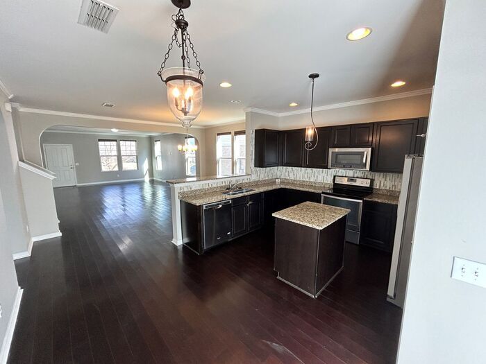 Building Photo - 702 Bench Ln
