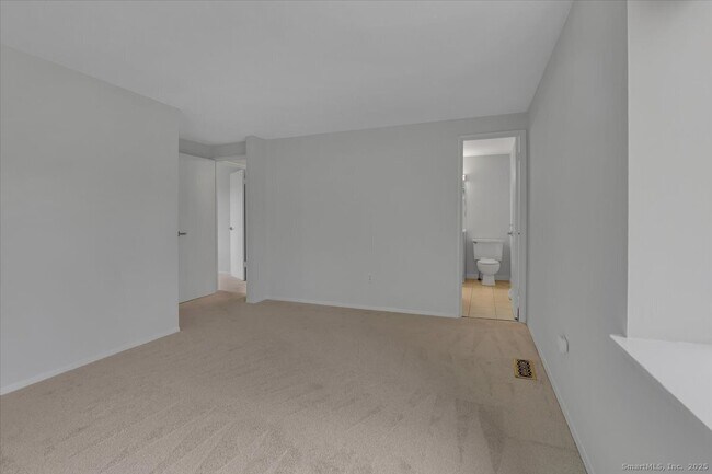 Building Photo - 3 Trolley Crossing Ln