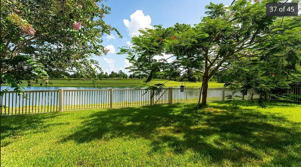 Private Back Yard - no neighbors - 727 129th St NE