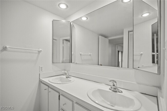 Building Photo - 1703 Park Meadows Dr