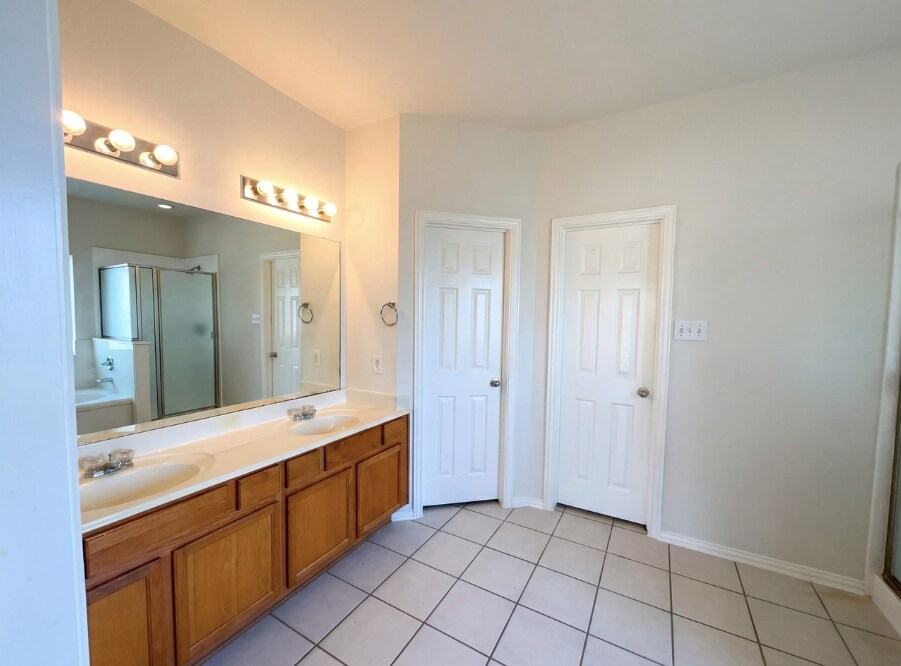 Building Photo - 200 Rippling Creek Ln