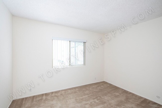 Building Photo - *OPEN HOUSE: 5/4 10-11AM* La Jolla 2 Br wi...