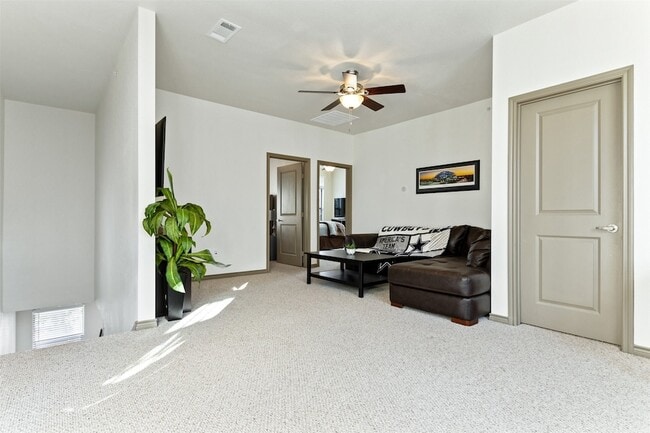 Building Photo - 1207 Beaconsfield Lane