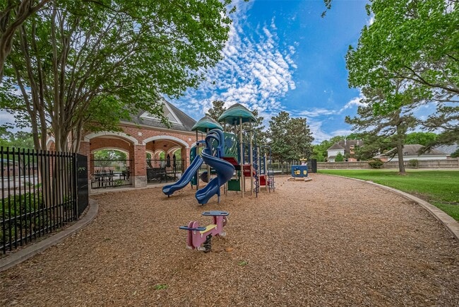 Building Photo - 223 Owens Park Dr